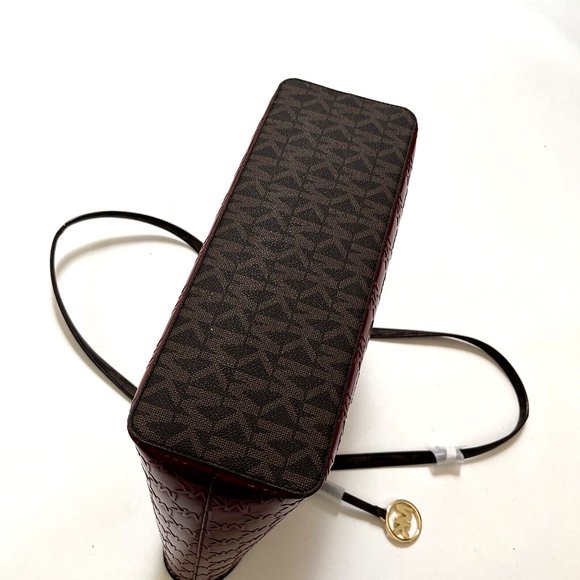 NWT Michael Kors Jet Set Tote Bag Debossed Patent Mulberry Red Gold Charm $330 - Picture 6 of 10